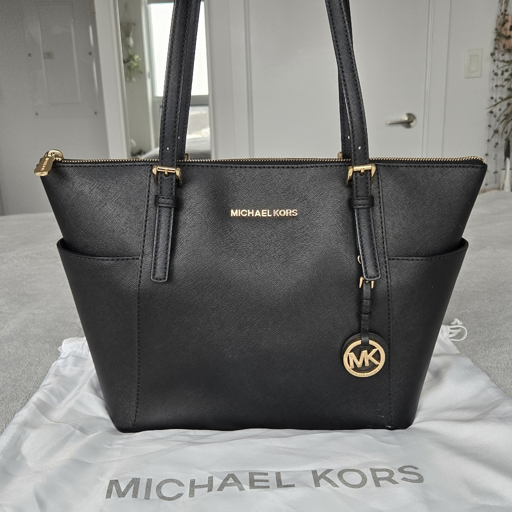 Michael Kors Jet-Set Tote